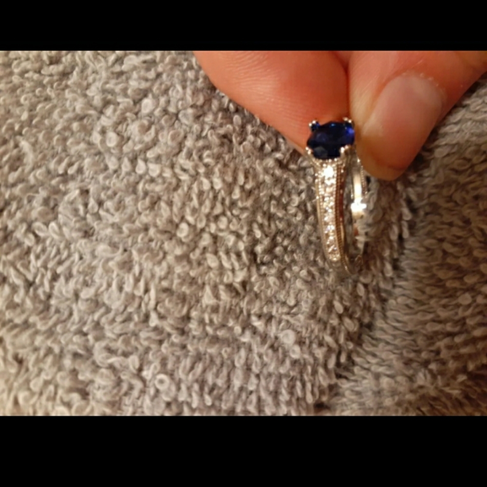 Ring - Picture 4 of 4